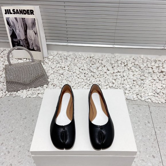 Maisom Margiela mm6 vintage split toe shoes